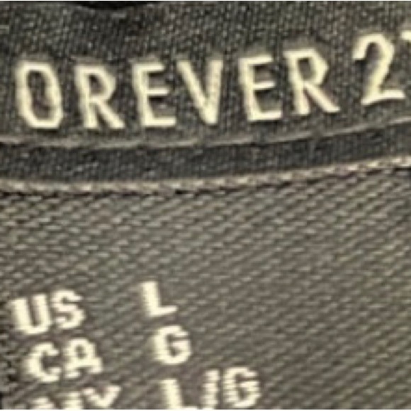 Women’s Sweater Vest Size Large But Runs Small Black Collared Forever 21 NWOT - Picture 6 of 6